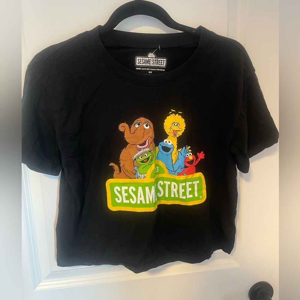Sesame Street Black Graphic Tee - Women's Cropped Top